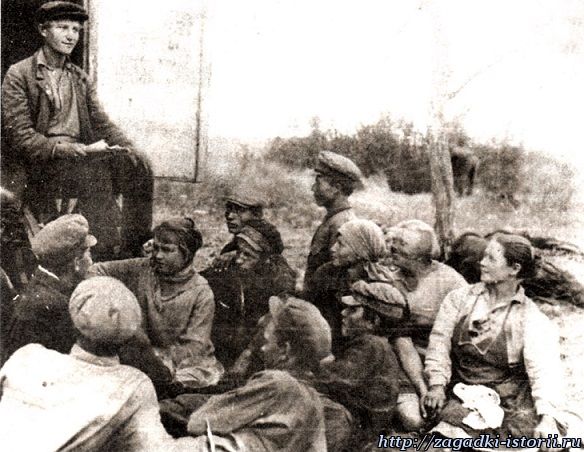 Комсомольское собрание на полевом стане