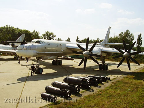 Дальний бомбардировщик Ту-95МС. По натовской классификации - Bear (Медведь)